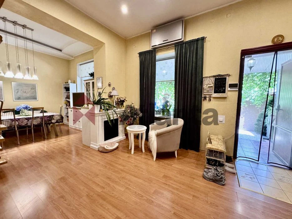House 212 m2 in Arcadia, 2 minutes from Arcadia Alley
