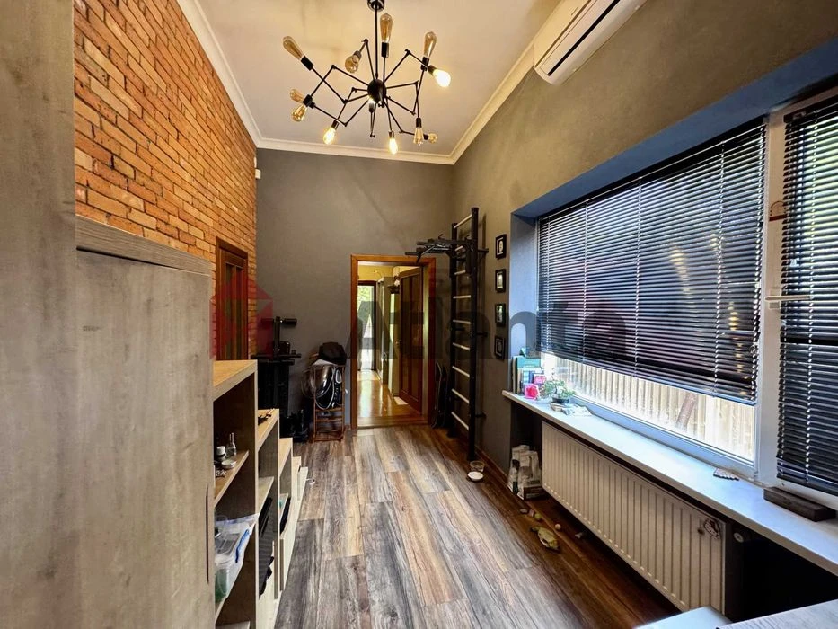 House 212 m2 in Arcadia, 2 minutes from Arcadia Alley