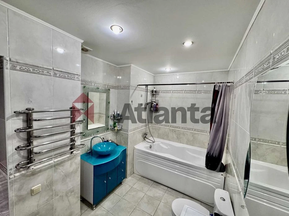 House 212 m2 in Arcadia, 2 minutes from Arcadia Alley