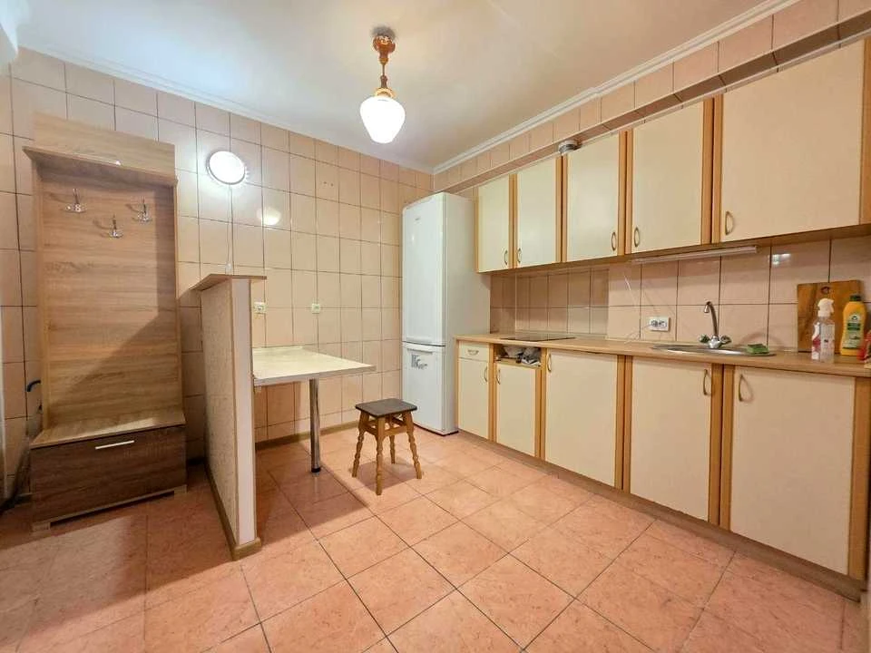 Apartment. Mykola Bazhana Avenue, Kyiv