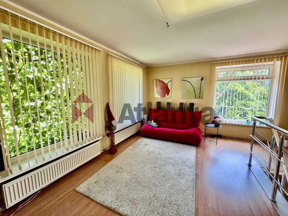 House 212 m2 in Arcadia, 2 minutes from Arcadia Alley