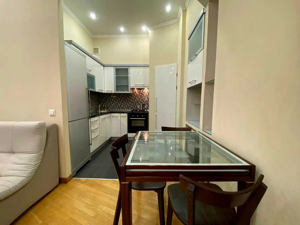 Apartment. Mikolsko-Botanichna St, Kyiv