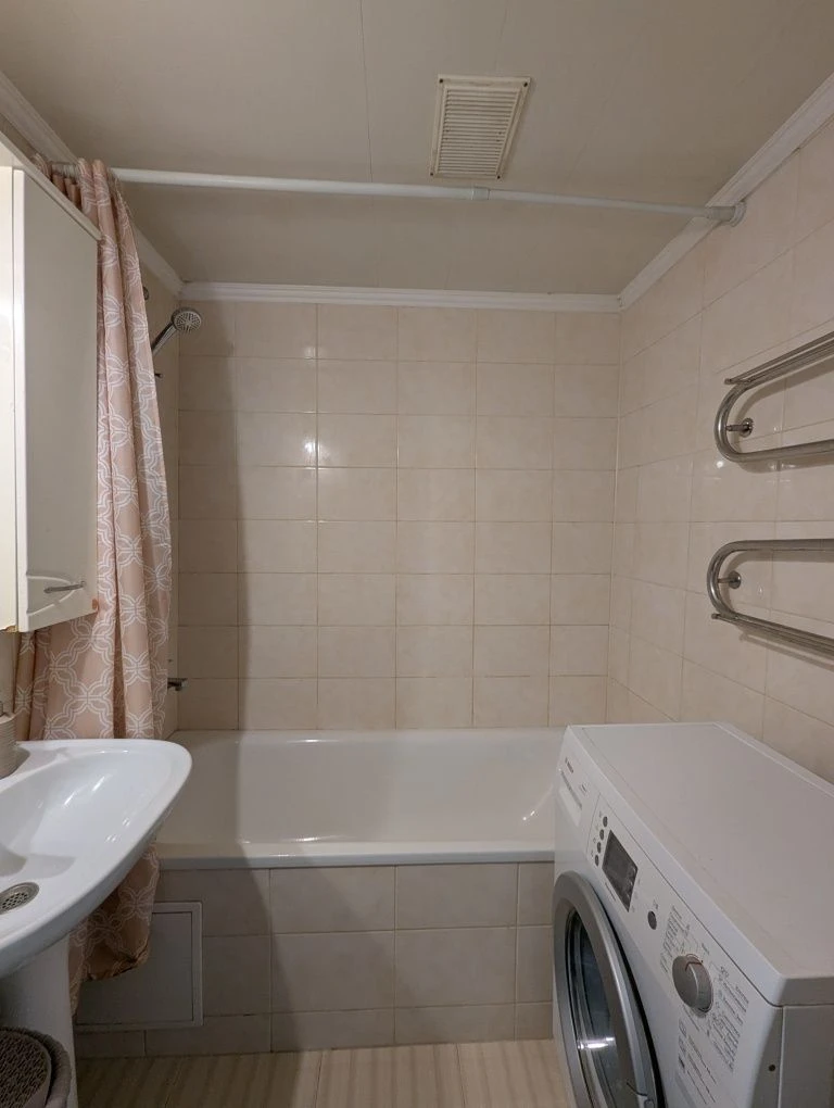 Sale of a 2-room apartment renovated, Antonenka Davydovych Street