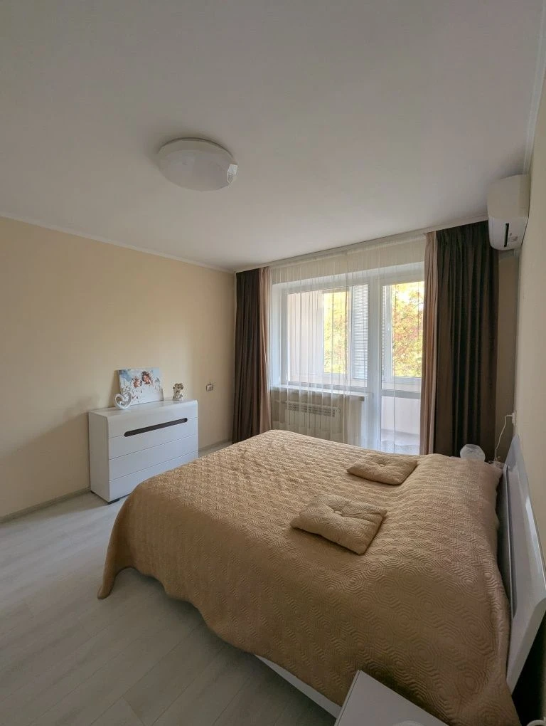 Sale of a 2-room apartment renovated, Antonenka Davydovych Street