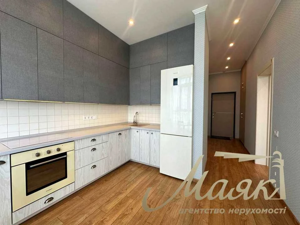 One-Bedroom Apartment. Kyiv, Кирило-Мефодіївська street.