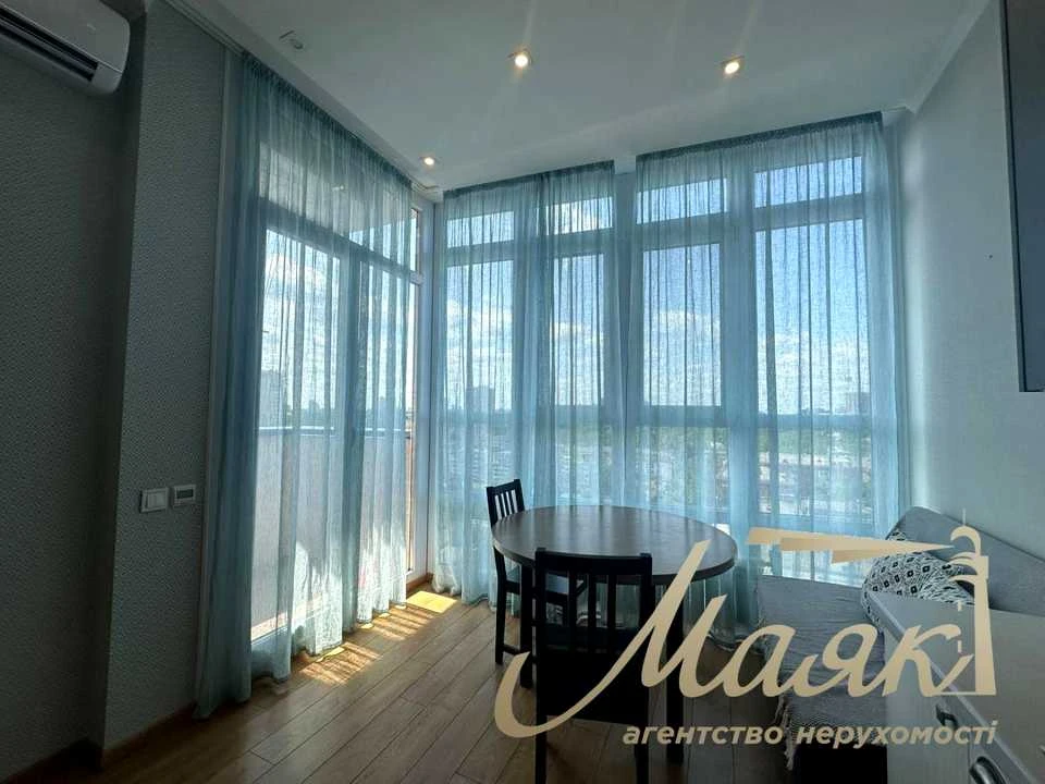 One-Bedroom Apartment. Kyiv, Кирило-Мефодіївська street.