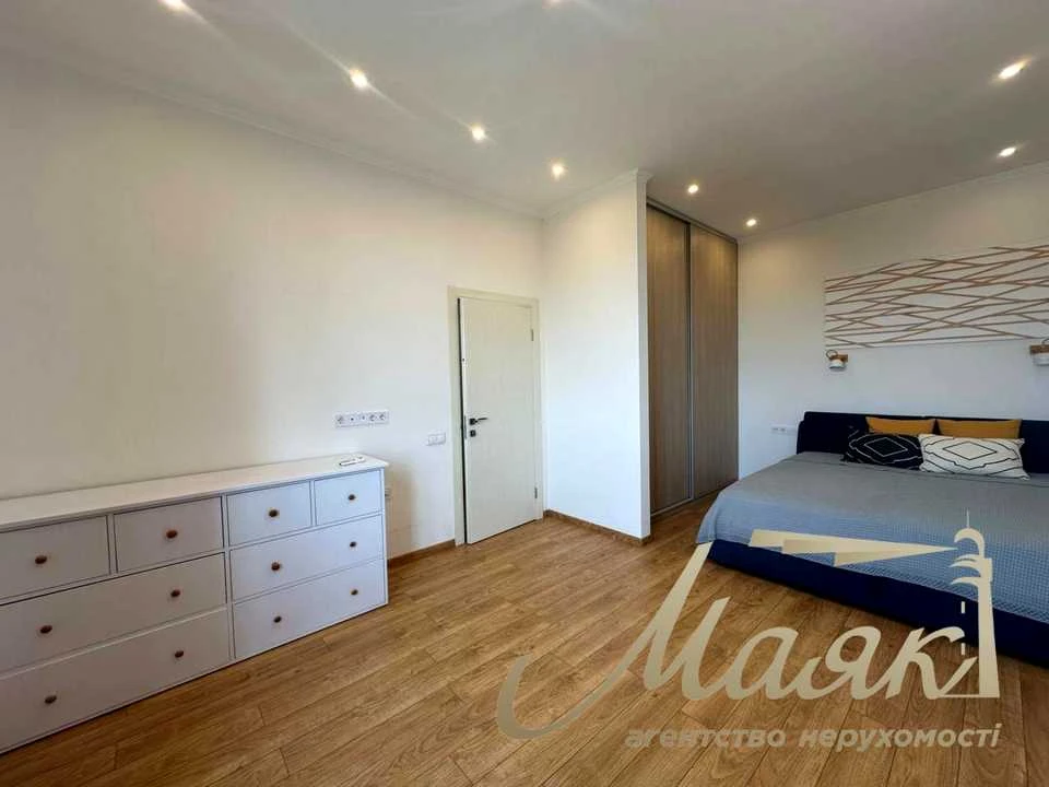 One-Bedroom Apartment. Kyiv, Кирило-Мефодіївська street.