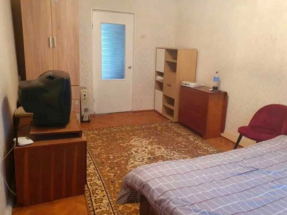 Apartment. Bratislava Street, Kyiv