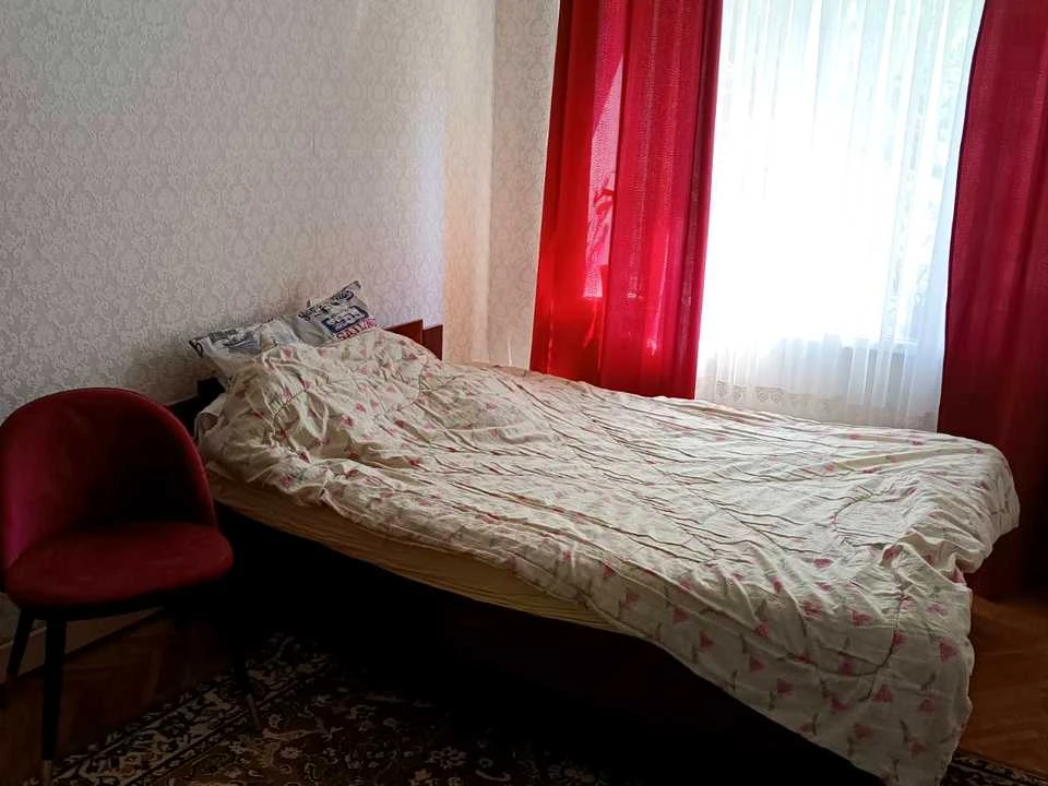 Apartment. Bratislava Street, Kyiv
