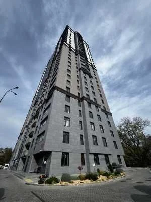 ЖК Олимпийский продам 1 комнатную. квартиру