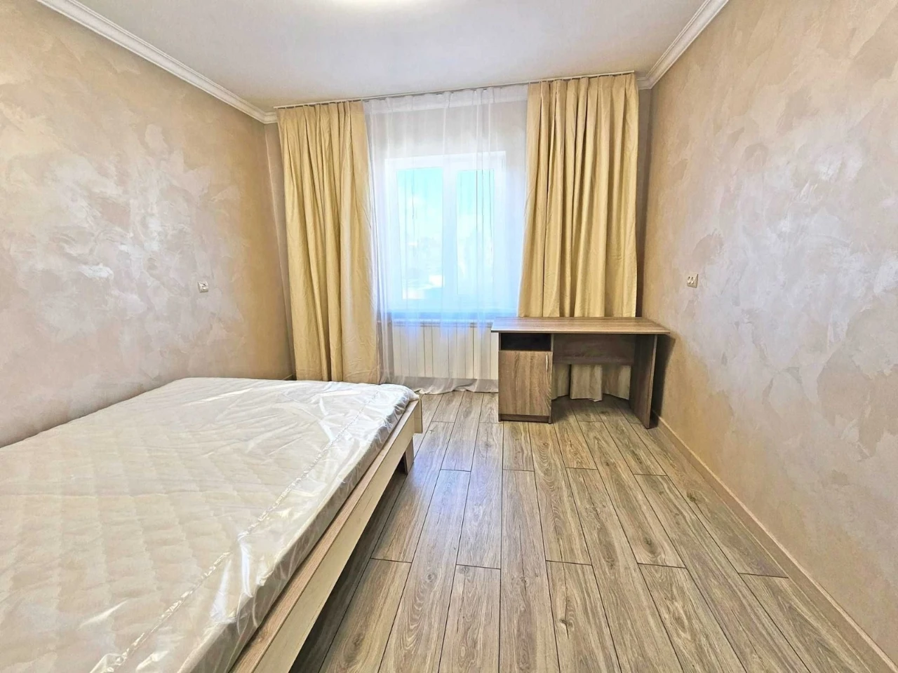 Apartment for Rent - Sribnokilska 14, 3 rooms