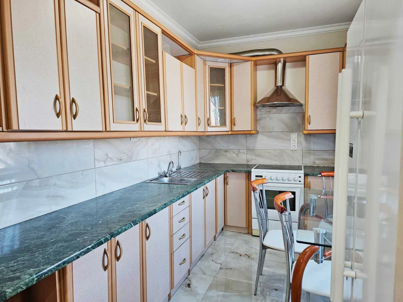 Apartment for Rent - Sribnokilska 14, 3 rooms