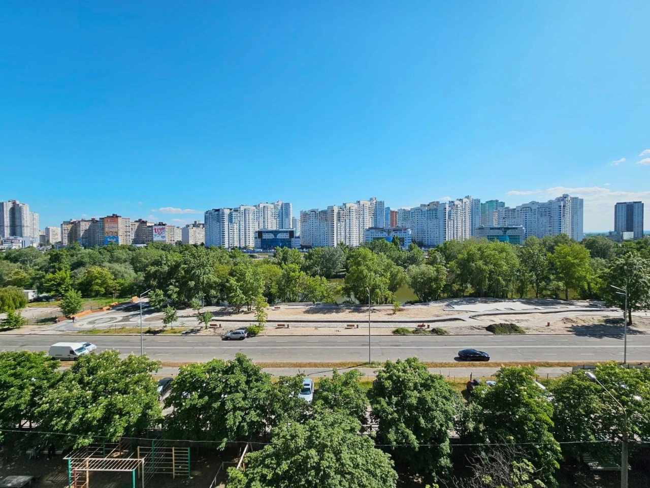 Apartment for Rent - Sribnokilska 14, 3 rooms