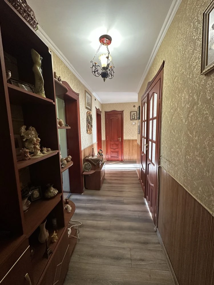 Можна Програми! 4-кімнатна квартира в цегляному будинку!