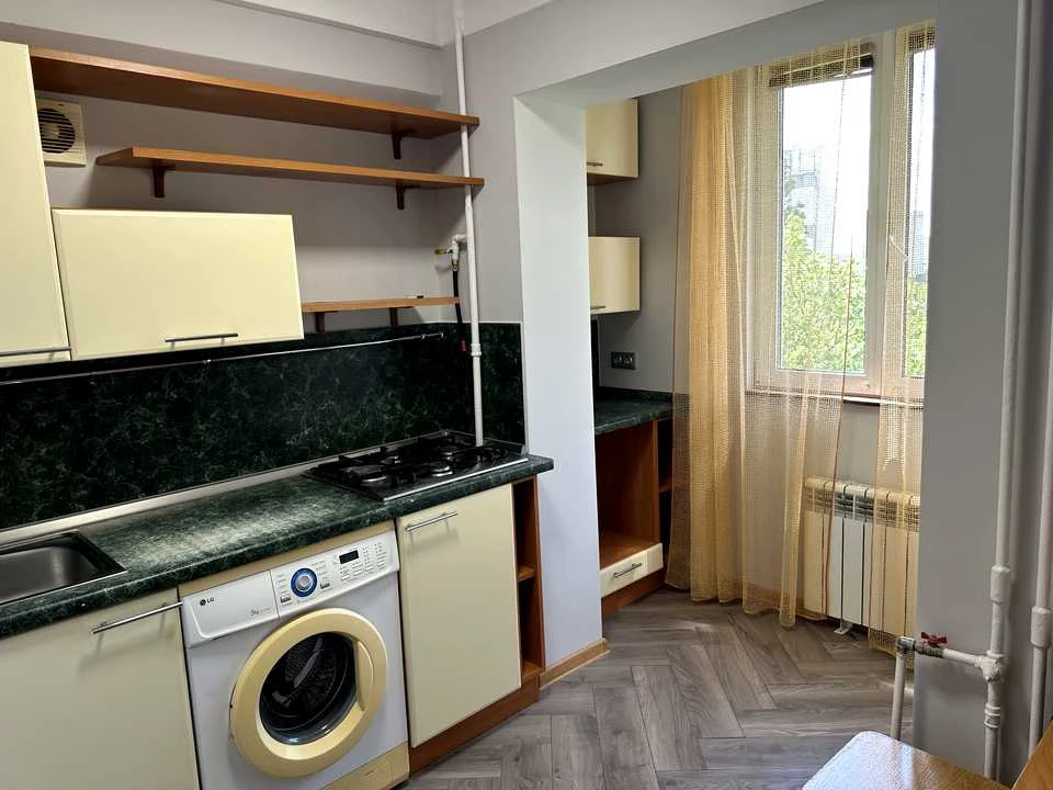 Квартира. Киев, улица Романа Ратушного