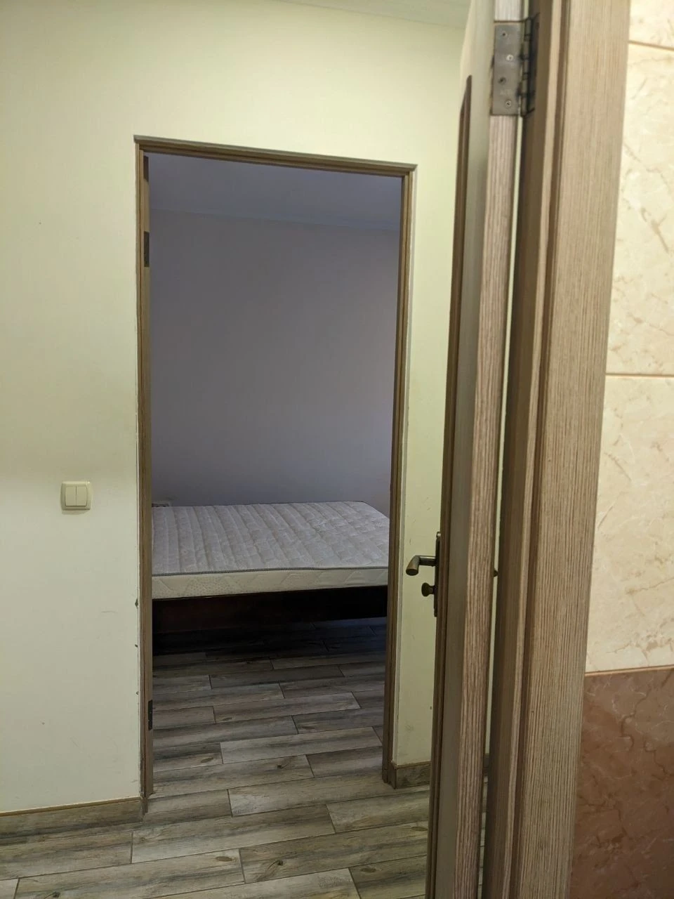 Сдается 1-комнатная квартира. Центр. улица Нововокзальная, 19. Метро