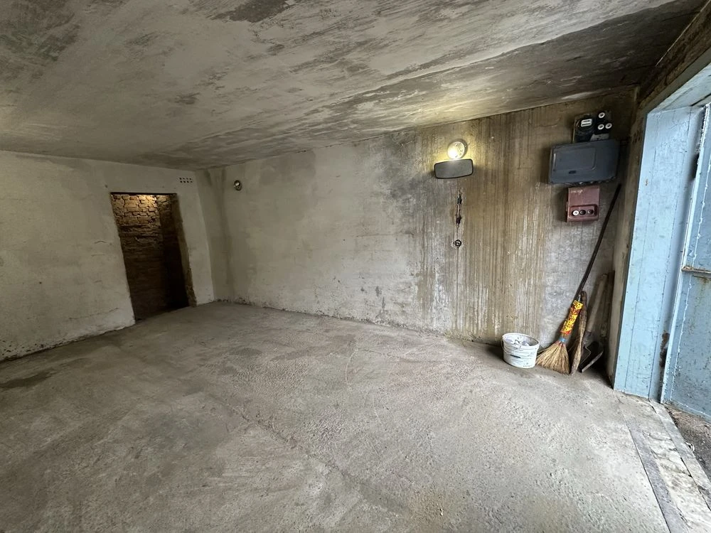 For Sale: Garage, Warehouse, Premises on Sabarivske Shose
