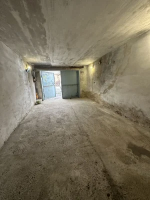 For Sale: Garage, Warehouse, Premises on Sabarivske Shose