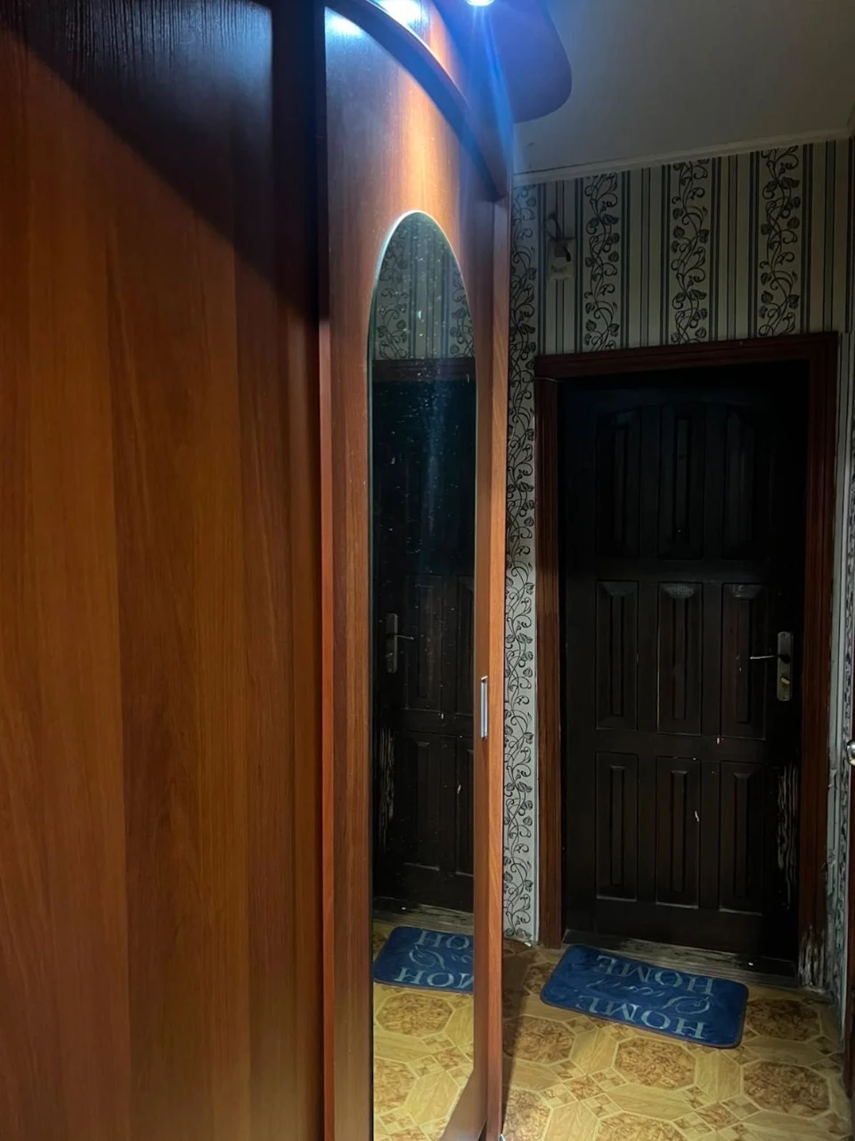 1 room apartment 40m2. APARTMENT, Center, ЦУМ, Kyivska 6.