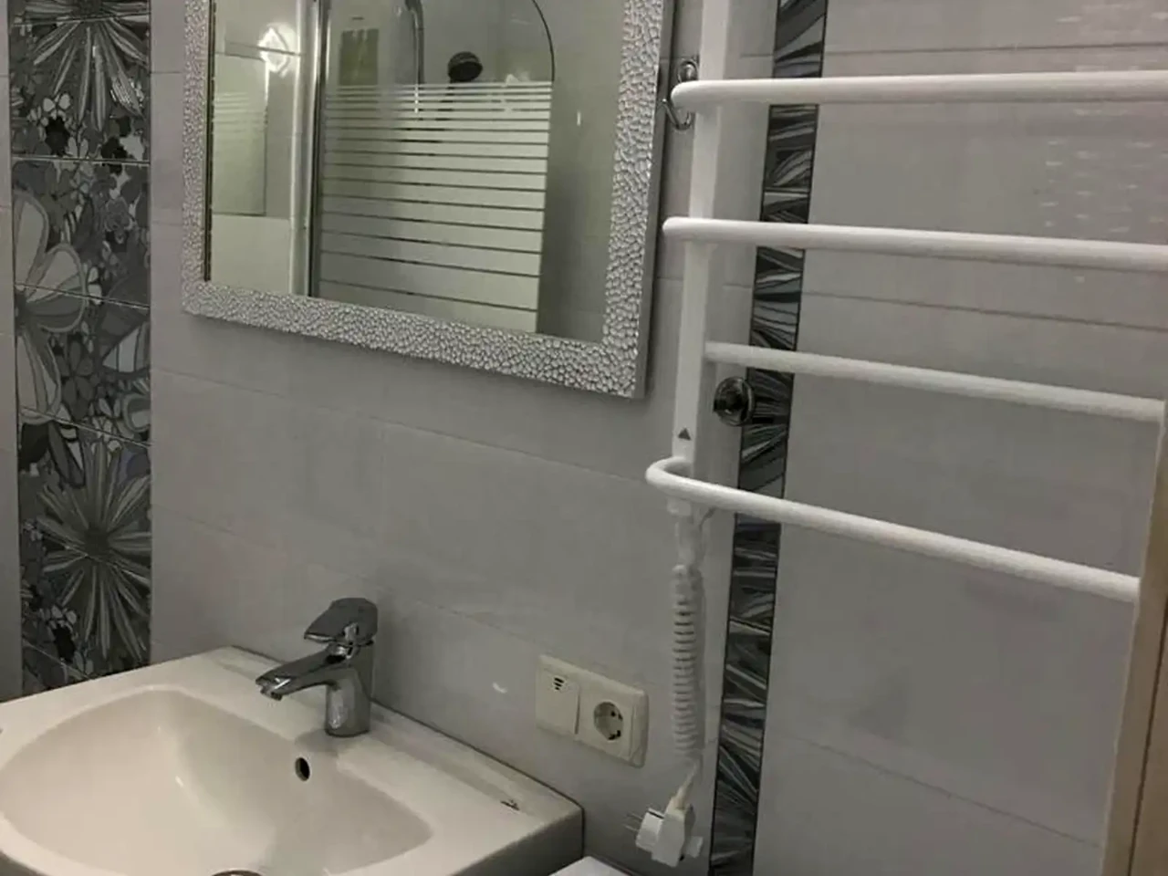 Rent 1-bedroom apartment 45.5 m² on the 3rd floor.