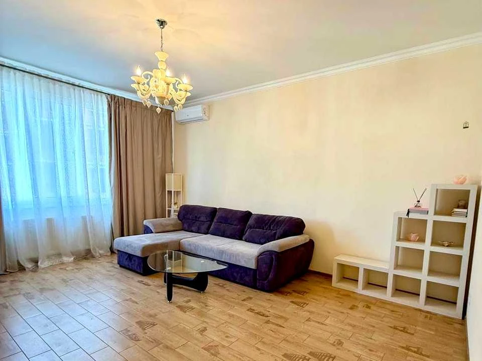 Квартира. Київ, Саксаганського вул.
