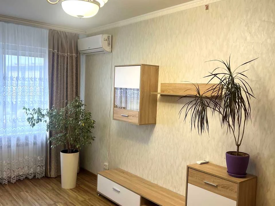 Квартира. Киев, улица Михаила Максимовича
