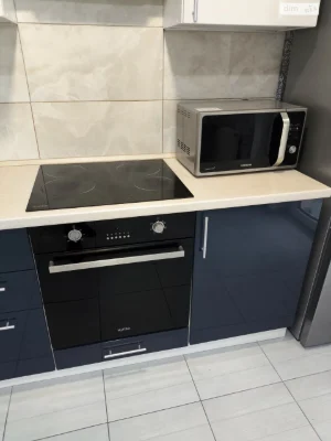 Long-Term Rental Apartment, Poczynki