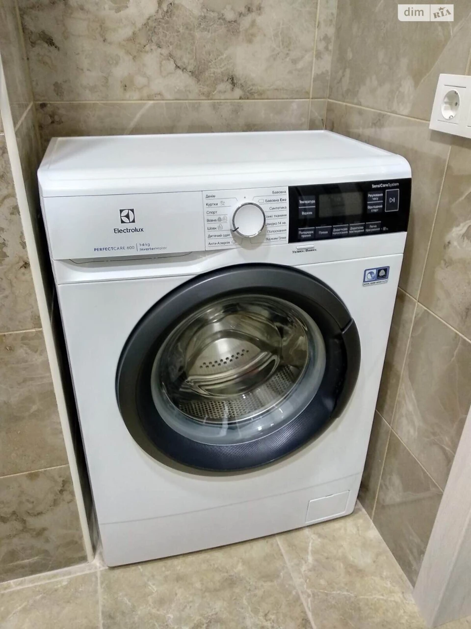 Long-Term Rental Apartment, Poczynki