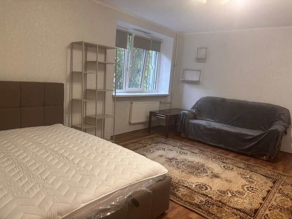 Rent 1-bedroom apartment on Street of Builders