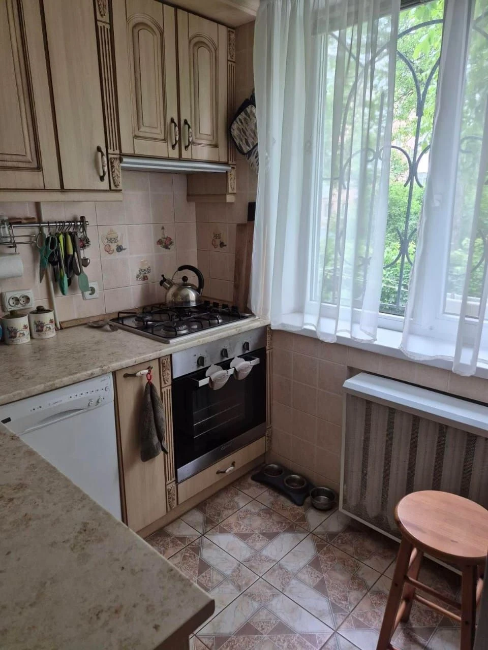 Apartment for Sale: 2-room apartment, renovated, Vishesenka 600 Letya