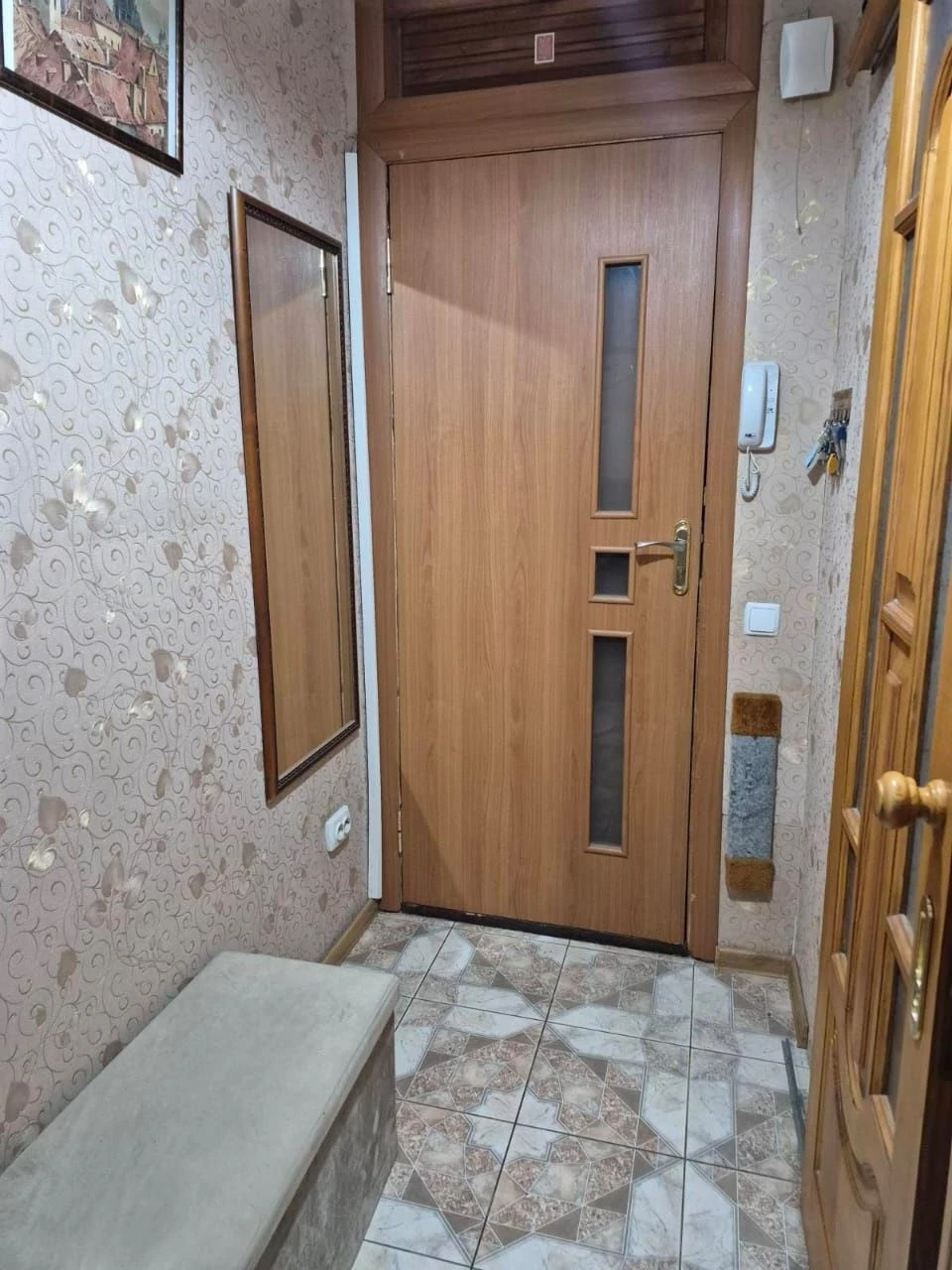 Apartment for Sale: 2-room apartment, renovated, Vishesenka 600 Letya