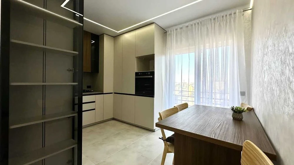 Продаж 2к квартири з гарним ремонтом, Незалежності, обжита н