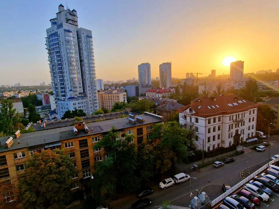 Квартира. Київ, Кирило-Мефодіївська вул.