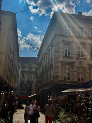 Sale of a 2-room apartment in the center of Lviv, renovated, St. Street