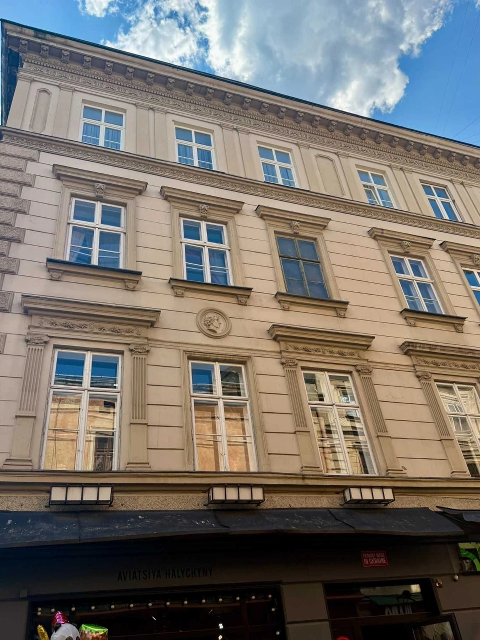 Sale of a 2-room apartment in the center of Lviv, renovated, St. Street