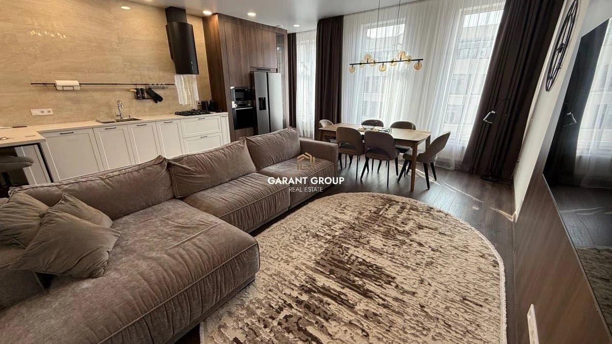 Luxury two-bedroom apartment near the sea