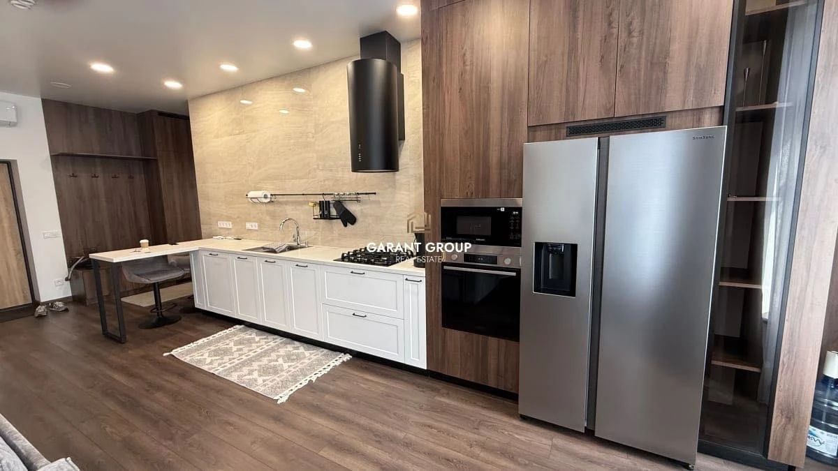Luxury two-bedroom apartment near the sea