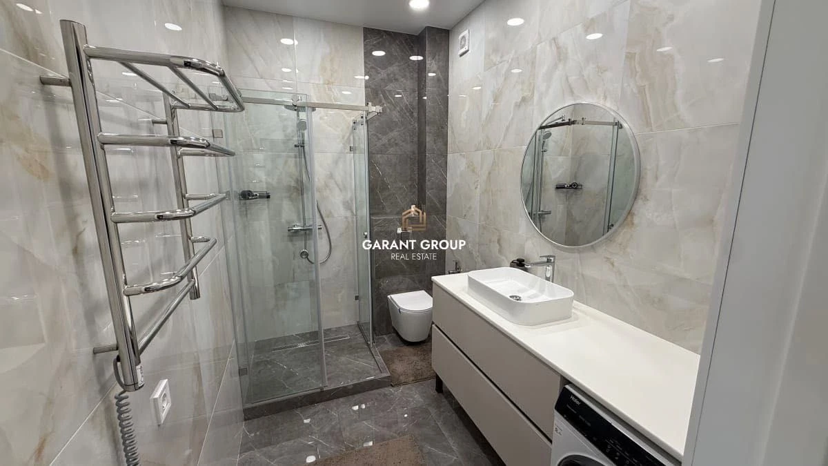 Luxury two-bedroom apartment near the sea