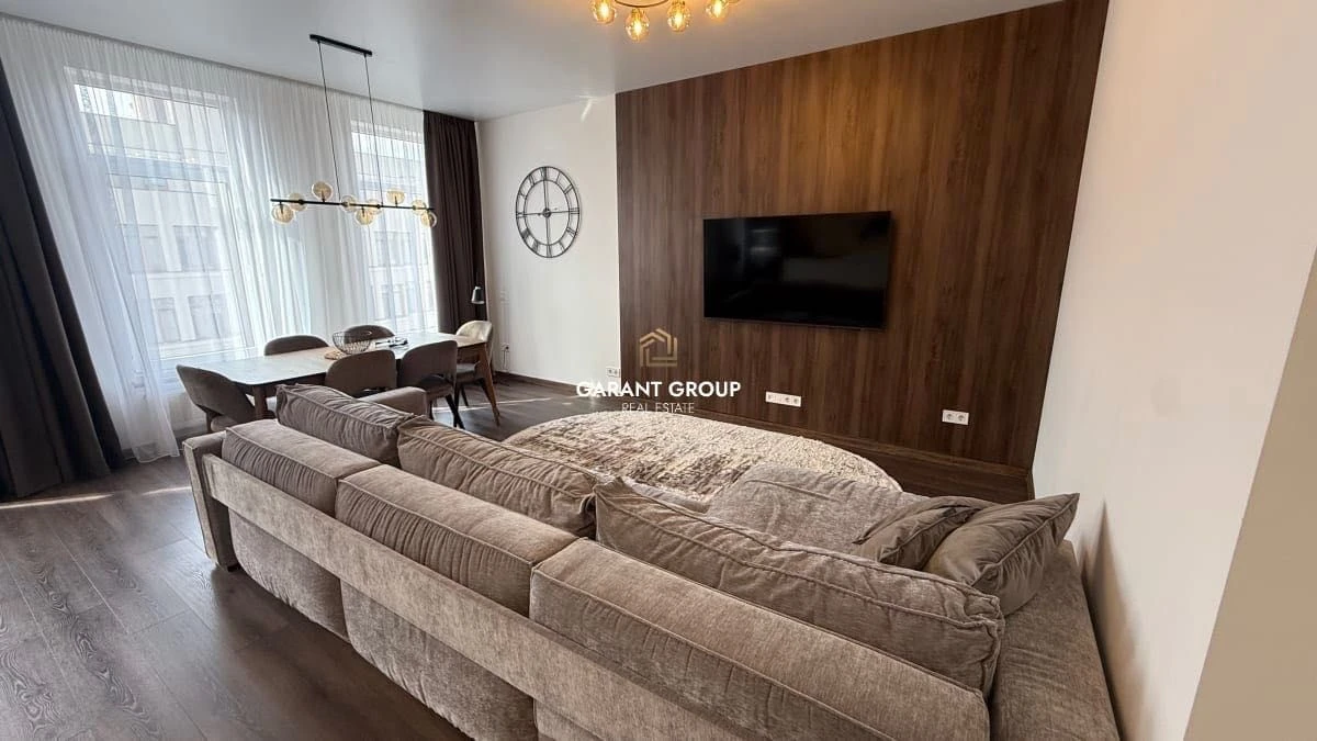 Luxury two-bedroom apartment near the sea