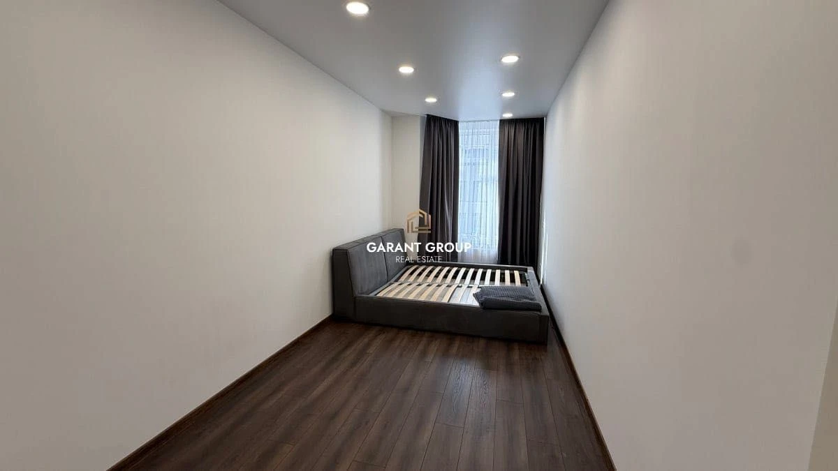 Luxury two-bedroom apartment near the sea