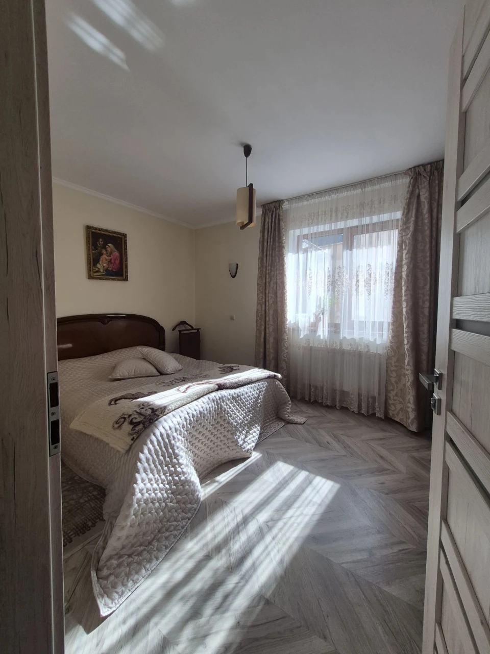 Продаж будинку у місті