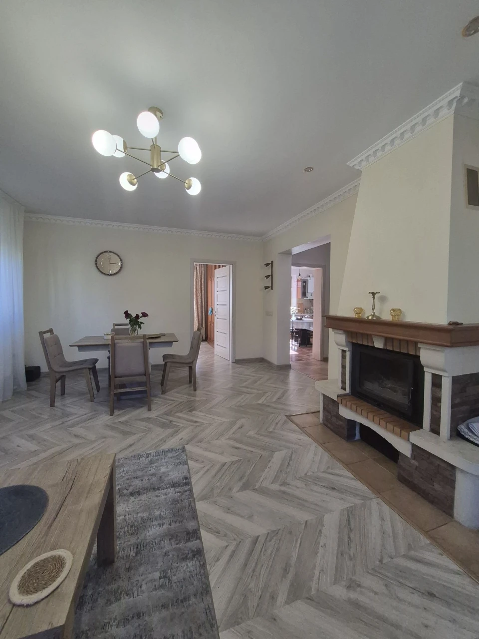 Продаж будинку у місті