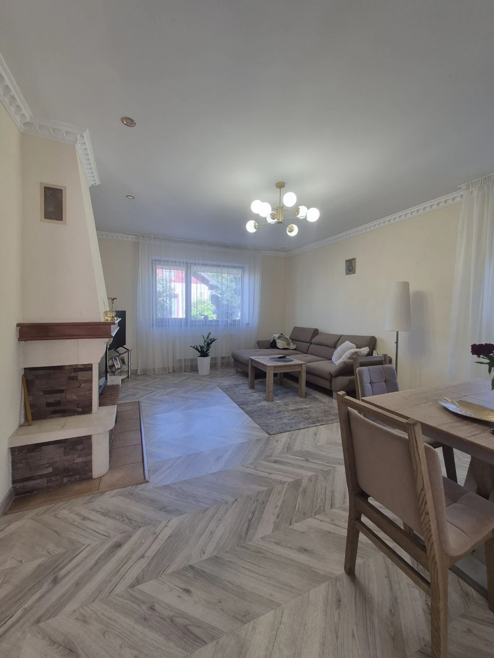 Продаж будинку у місті