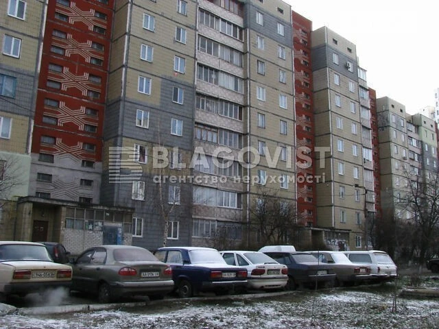 For sale 2-room apartment 50 sq. m. on Trostyanetska Street 2 • ID 3469