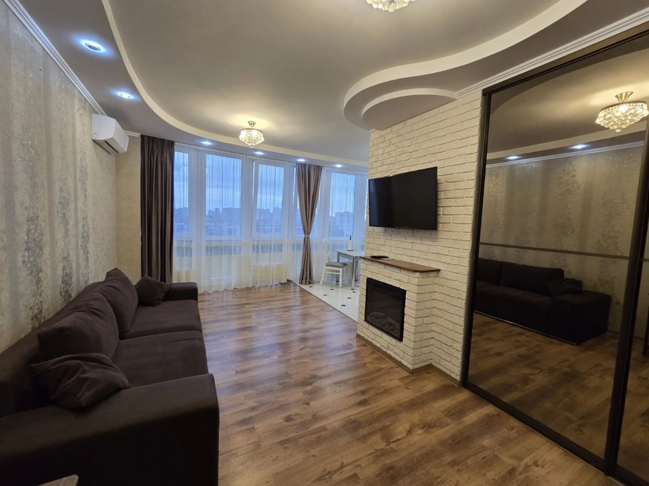 Оренда 2х. кім. просп. Соборності 30