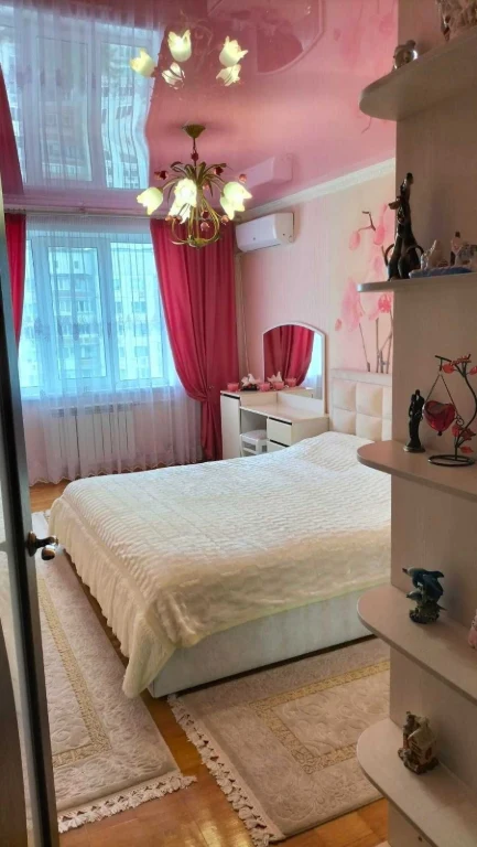 For Sale: 3-room apartment with renovation and furnishings