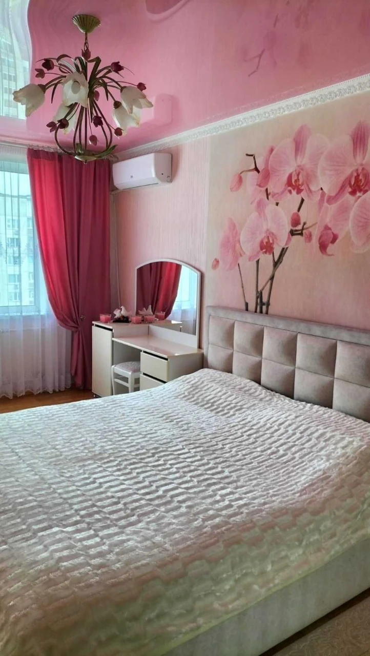 For Sale: 3-room apartment with renovation and furnishings