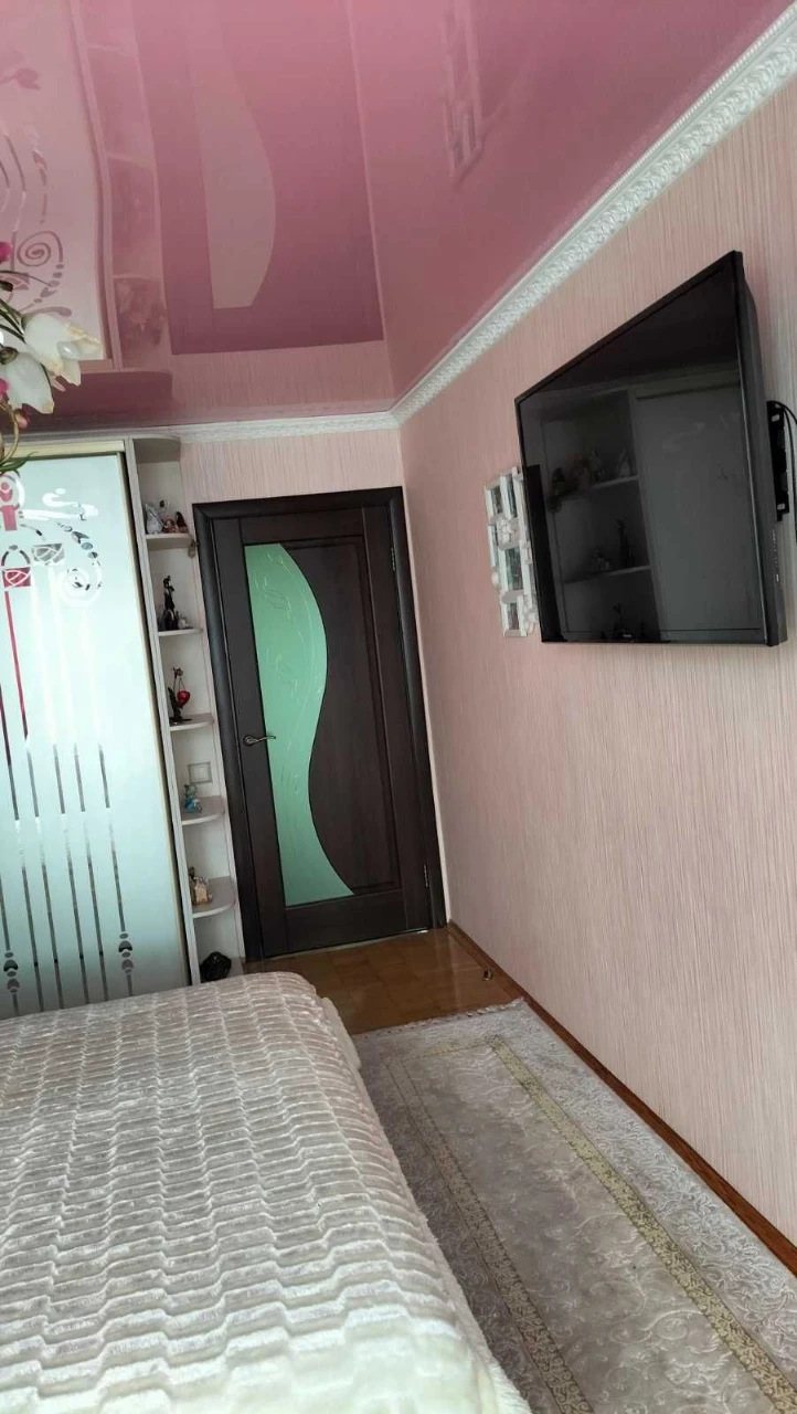 For Sale: 3-room apartment with renovation and furnishings