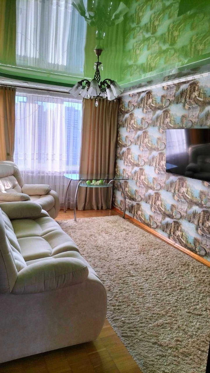 For Sale: 3-room apartment with renovation and furnishings