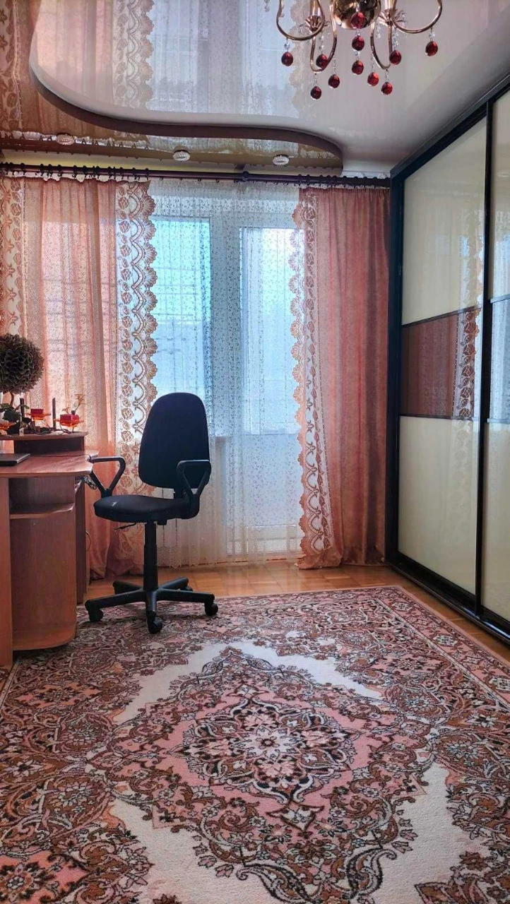 For Sale: 3-room apartment with renovation and furnishings